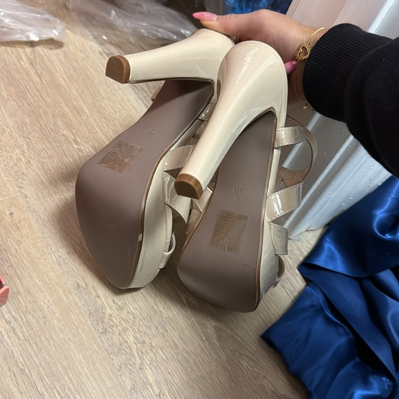 Touch up’s Women’s Highheels Brand new Nude color size 6, 8 and 9 available - Picture 3 of 6